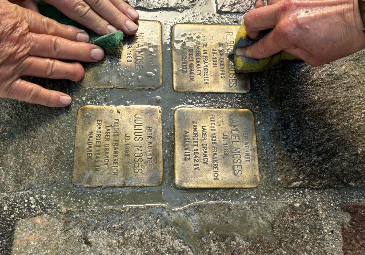 Stolpersteine der Geschwister Moses (Hauptstraße 109), in Auschwitz und Majdanek ermordet.